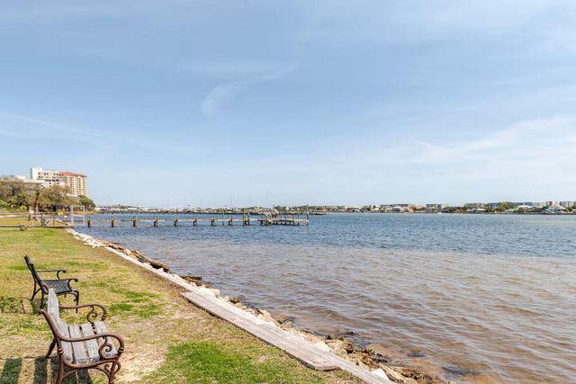 300 Miracle Strip Parkway, 5H, Mary Esther, FL 32548