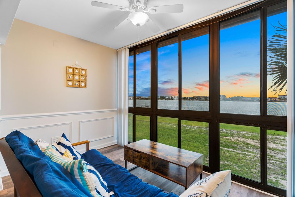 300 Miracle Strip Parkway, 5H, Mary Esther, FL 32548