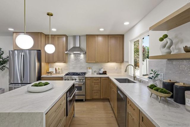 1198 Benjamin Pl, El Cajon, CA 92020