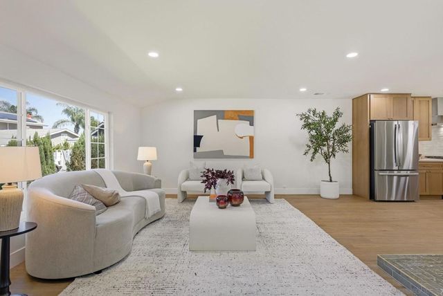 1198 Benjamin Pl, El Cajon, CA 92020