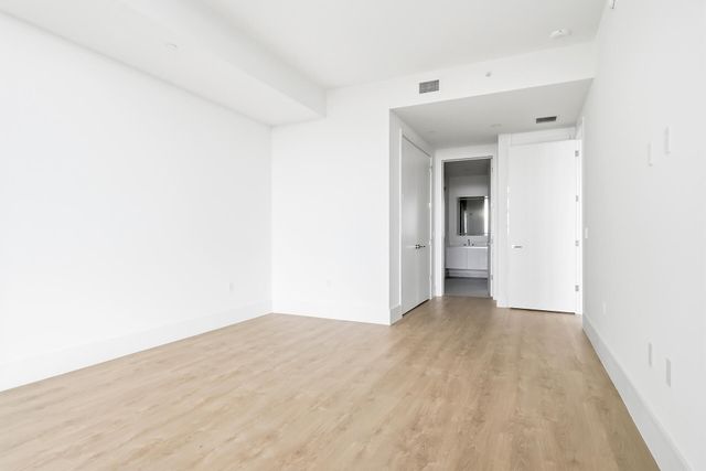 220 Lake Shore Drive 815, Lake Park, FL 33403