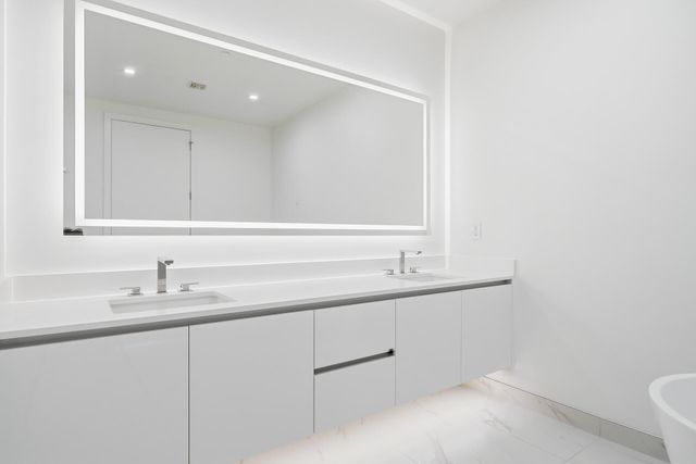 220 Lake Shore Drive 815, Lake Park, FL 33403