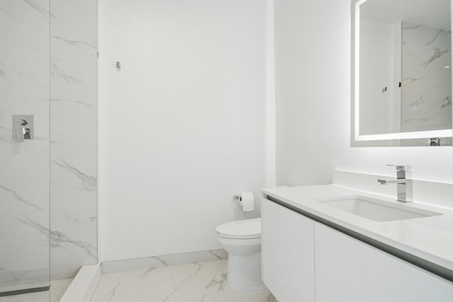 220 Lake Shore Drive 815, Lake Park, FL 33403