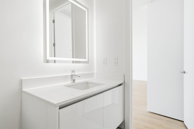 220 Lake Shore Drive 815, Lake Park, FL 33403