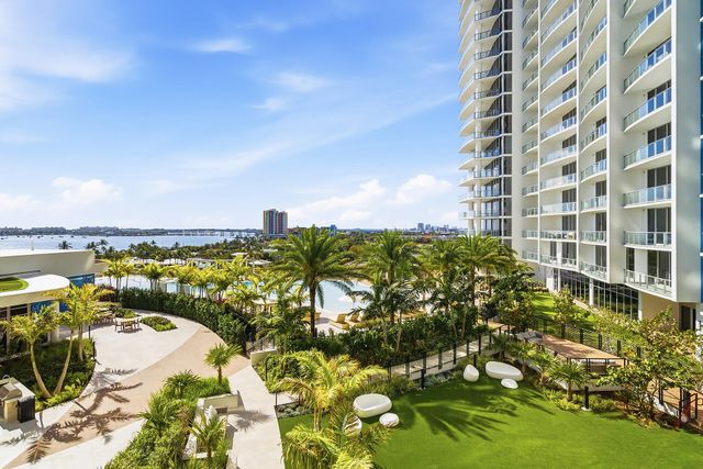 220 Lake Shore Drive 815, Lake Park, FL 33403