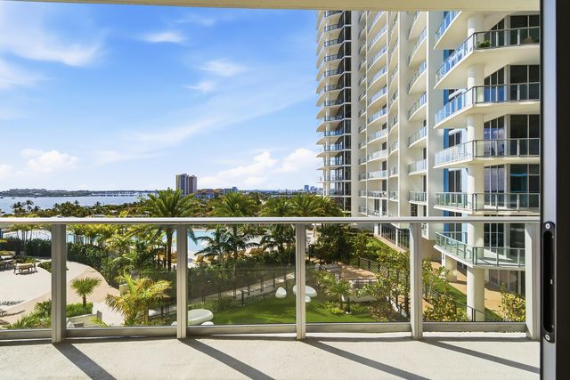 220 Lake Shore Drive 815, Lake Park, FL 33403