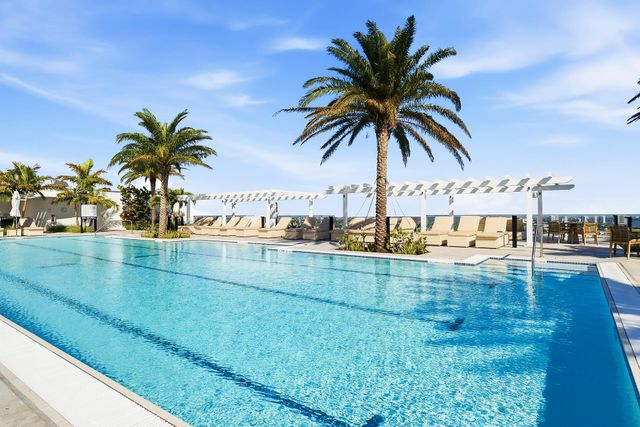 220 Lake Shore Drive 815, Lake Park, FL 33403