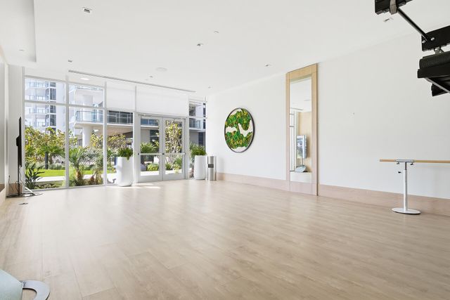 220 Lake Shore Drive 815, Lake Park, FL 33403