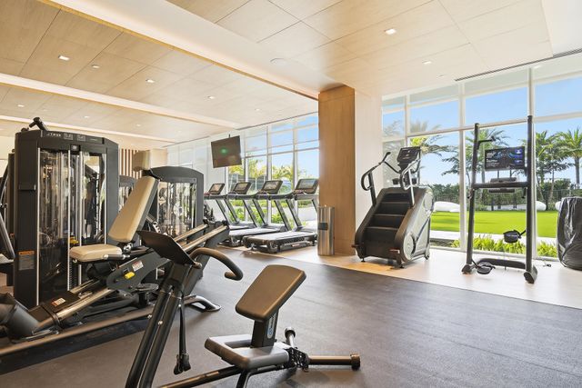 220 Lake Shore Drive 815, Lake Park, FL 33403