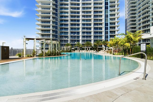 220 Lake Shore Drive 815, Lake Park, FL 33403