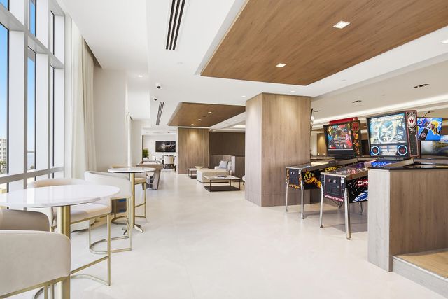 220 Lake Shore Drive 815, Lake Park, FL 33403