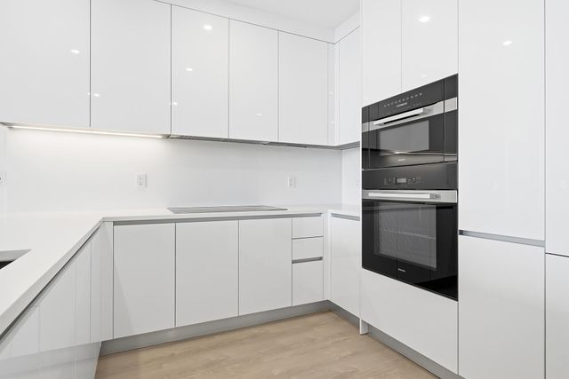 220 Lake Shore Drive 815, Lake Park, FL 33403