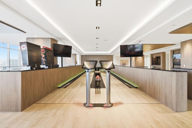 220 Lake Shore Drive 815, Lake Park, FL 33403