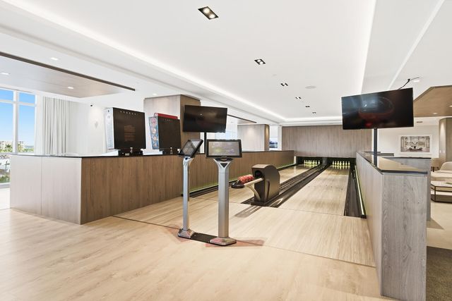 220 Lake Shore Drive 815, Lake Park, FL 33403