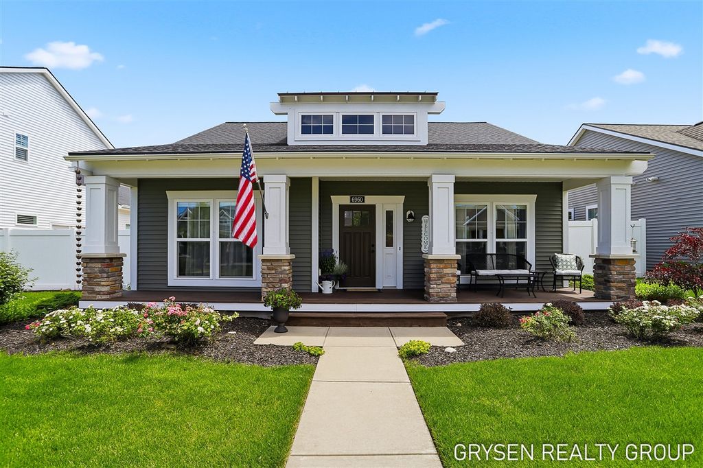 6960 E Cottage Lane, Rockford, MI 49341