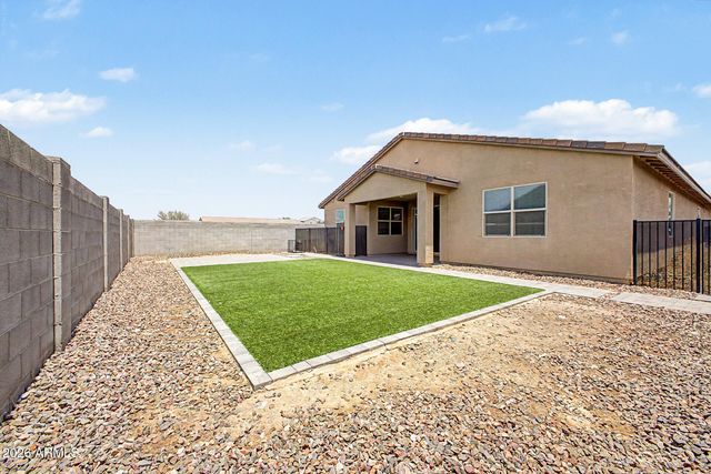 36990 N CAMARILLO Drive, San Tan Valley, AZ 85140
