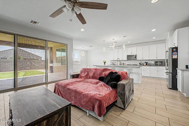 36990 N CAMARILLO Drive, San Tan Valley, AZ 85140