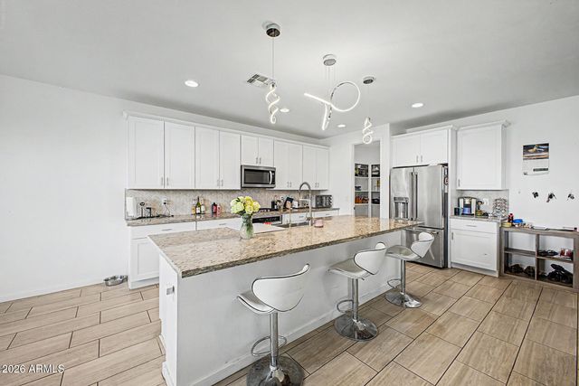 36990 N CAMARILLO Drive, San Tan Valley, AZ 85140