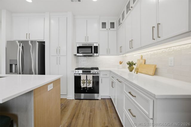 504 E B Street 2101, Jenks, OK 74037