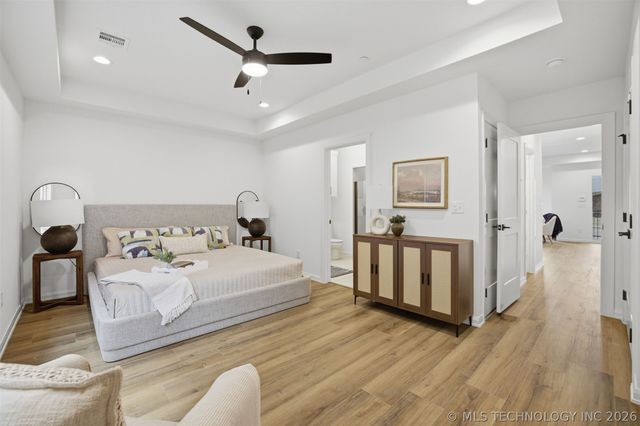 504 E B Street 2101, Jenks, OK 74037