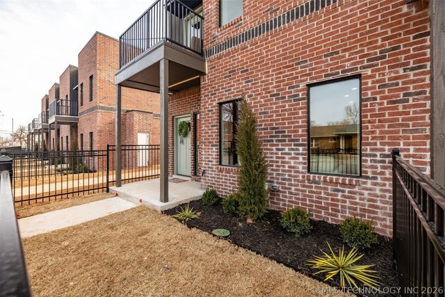 504 E B Street 2101, Jenks, OK 74037