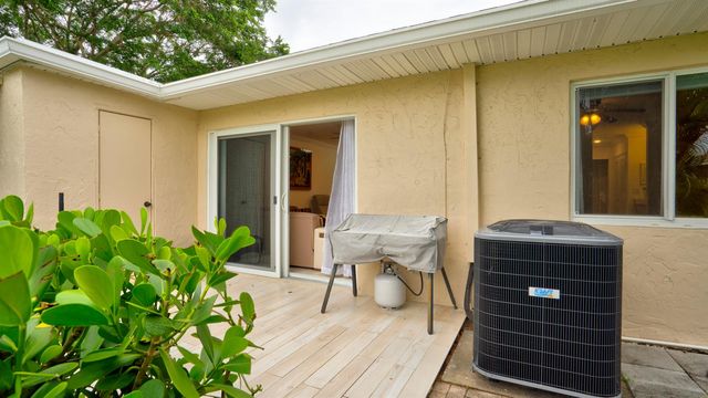 8638 Bella Vista Drive, Boca Raton, FL 33433