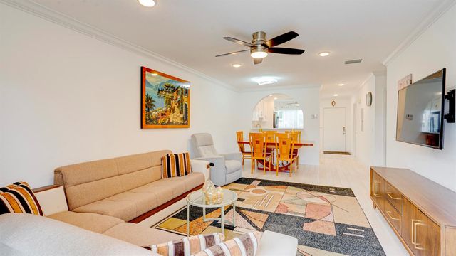 8638 Bella Vista Drive, Boca Raton, FL 33433