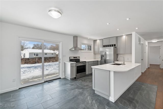 3483 Lawndale Drive, Kent, OH 44240