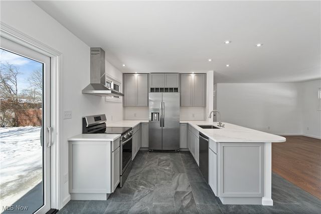 3483 Lawndale Drive, Kent, OH 44240