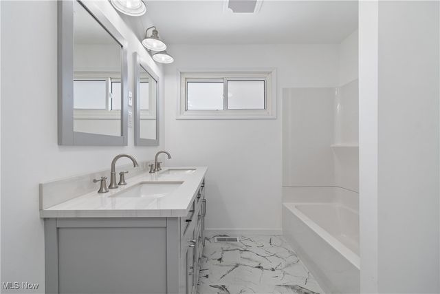 3483 Lawndale Drive, Kent, OH 44240