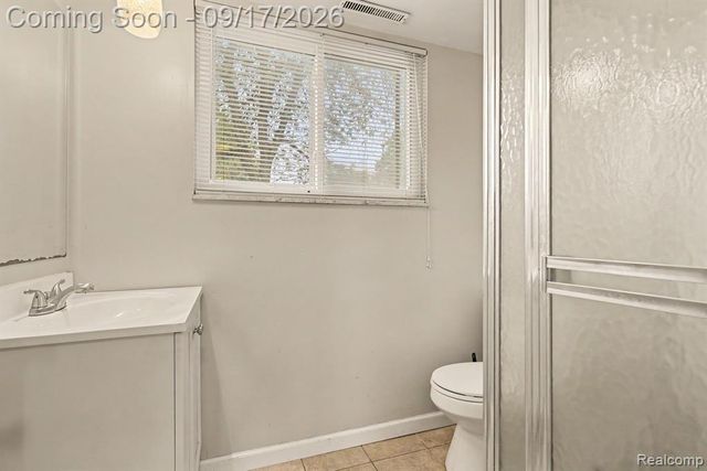 13451 N Fenton Road, Fenton, MI 48430
