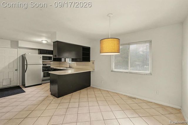 13451 N Fenton Road, Fenton, MI 48430