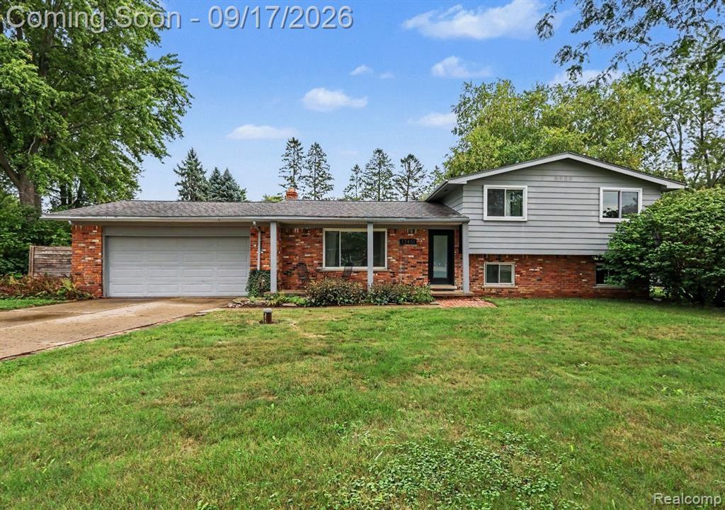 13451 N Fenton Road, Fenton, MI 48430