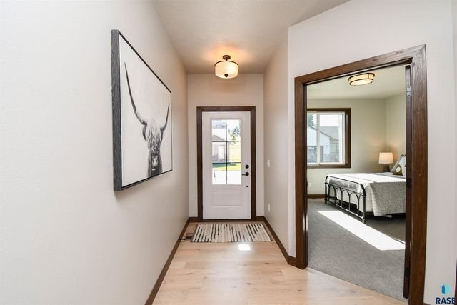517 N Woodland Ct, Brandon, SD 57005