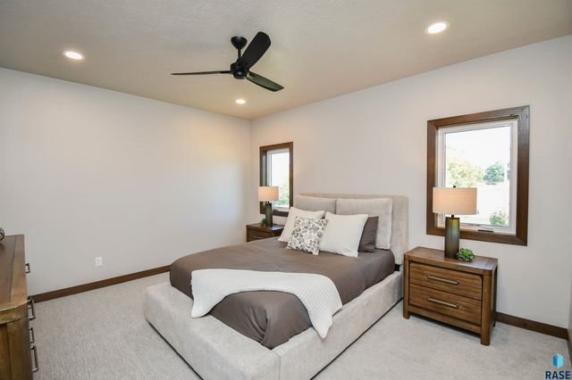 517 N Woodland Ct, Brandon, SD 57005