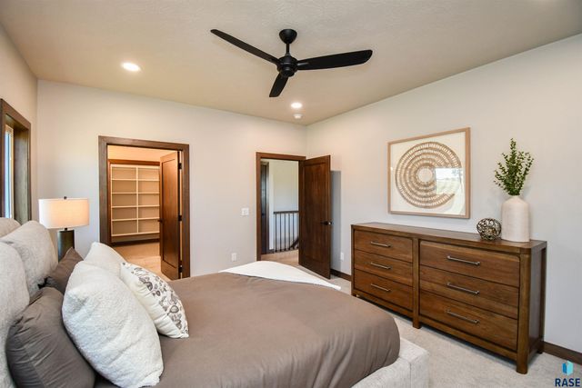517 N Woodland Ct, Brandon, SD 57005