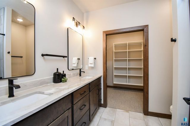 517 N Woodland Ct, Brandon, SD 57005