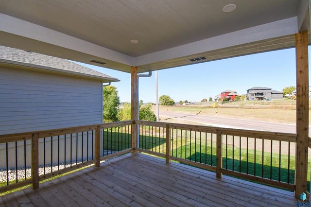 517 N Woodland Ct, Brandon, SD 57005