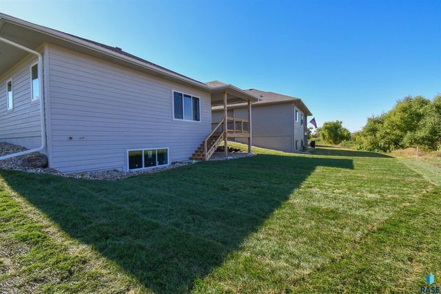 517 N Woodland Ct, Brandon, SD 57005