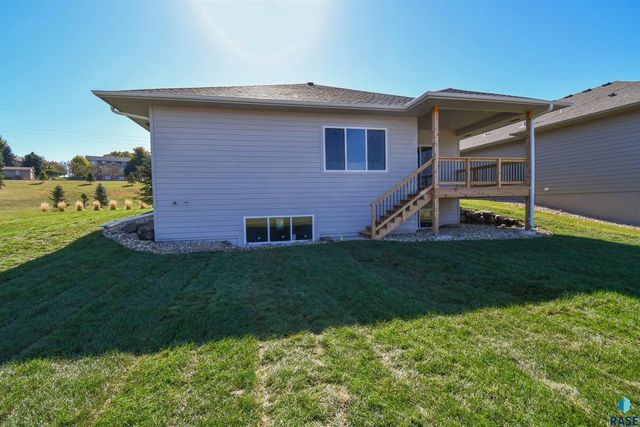 517 N Woodland Ct, Brandon, SD 57005