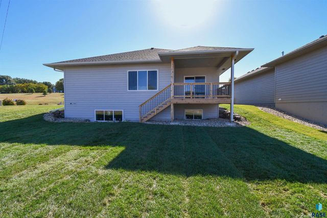 517 N Woodland Ct, Brandon, SD 57005