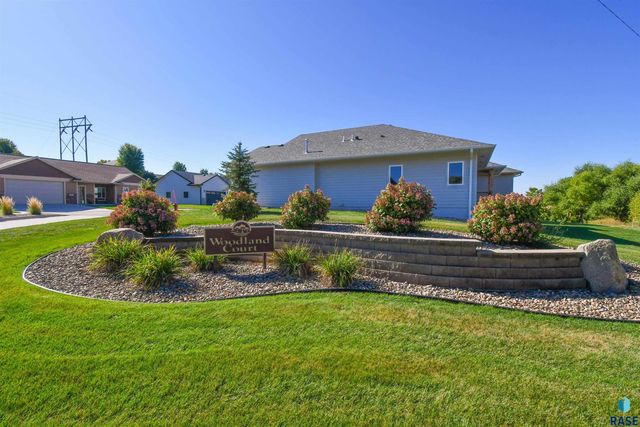 517 N Woodland Ct, Brandon, SD 57005