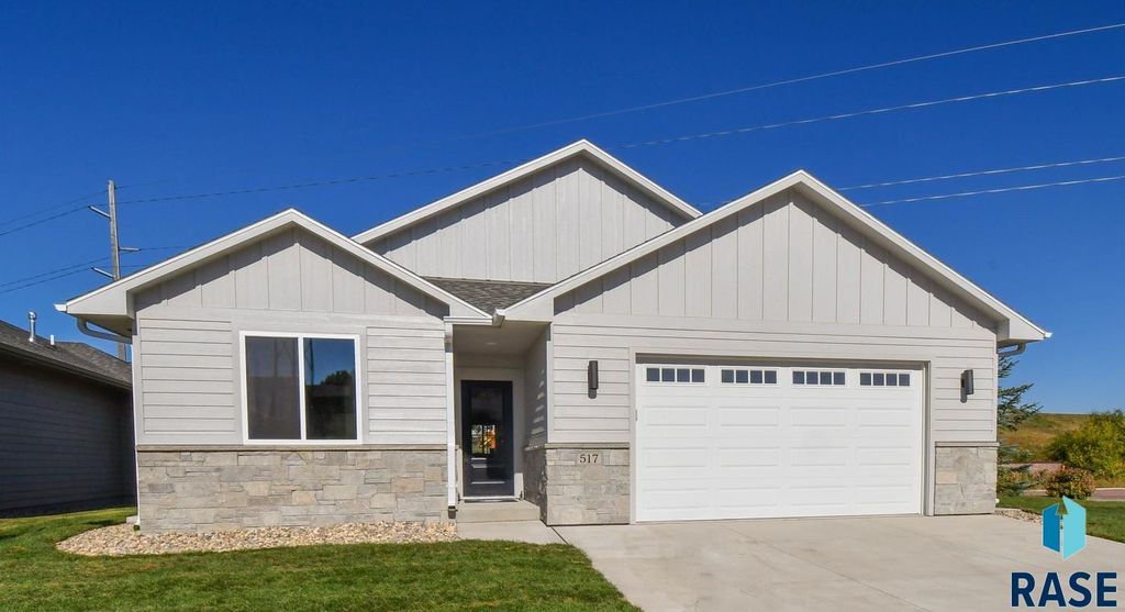 517 N Woodland Ct, Brandon, SD 57005
