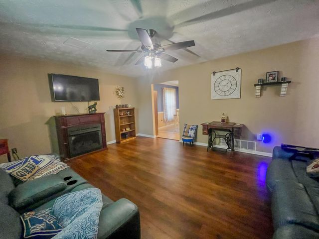 140 Tuit Acres Drive, Corbin, KY 40701