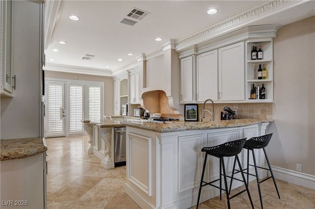 7980 Castle Pines Avenue, Las Vegas, NV 89113