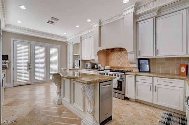 7980 Castle Pines Avenue, Las Vegas, NV 89113