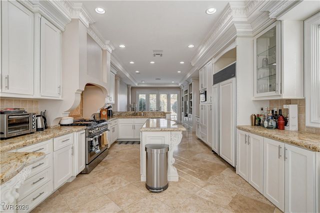 7980 Castle Pines Avenue, Las Vegas, NV 89113