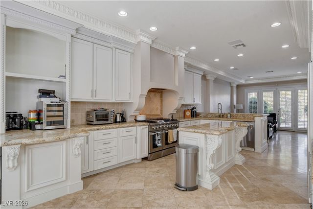 7980 Castle Pines Avenue, Las Vegas, NV 89113