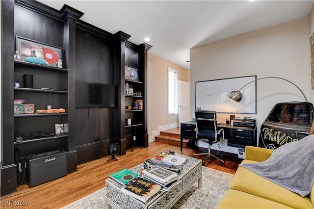 7980 Castle Pines Avenue, Las Vegas, NV 89113