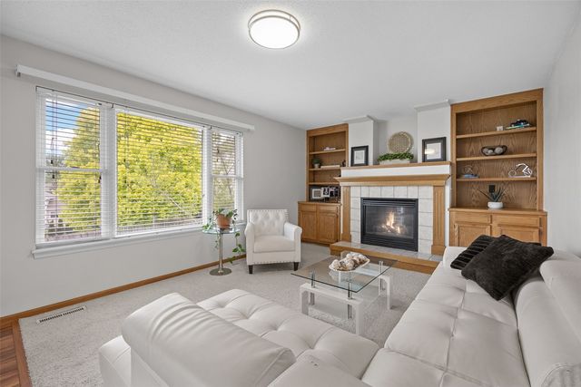 1346 Sweeting Lane, Coralville, IA 52241